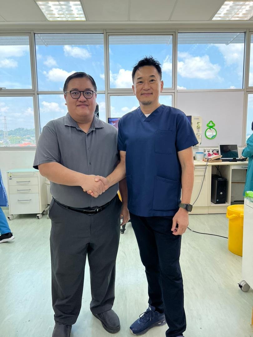 Qualiteeth dentist with Dr Fumiaki Yamazaki of Japan at a suction denture course