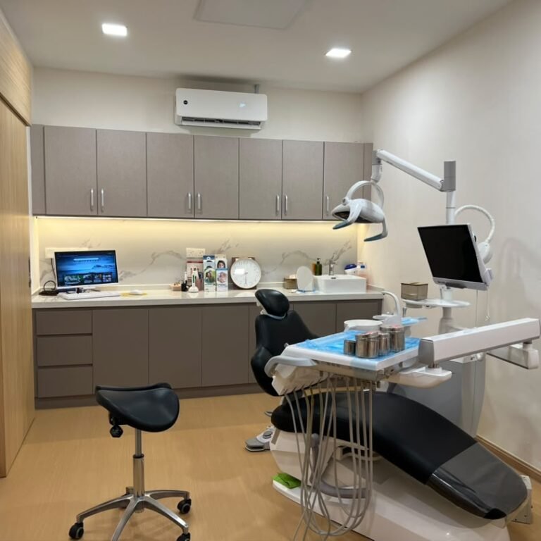Dental treatment room at Qualiteeth Kepong, Taman Sri Bintang (3)