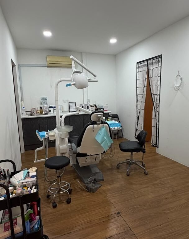 Dental treatment room at Qualiteeth Sri Gombak