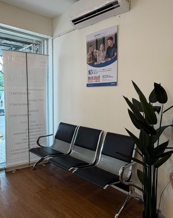 Patient waiting area at Qualiteeth Sri Gombak