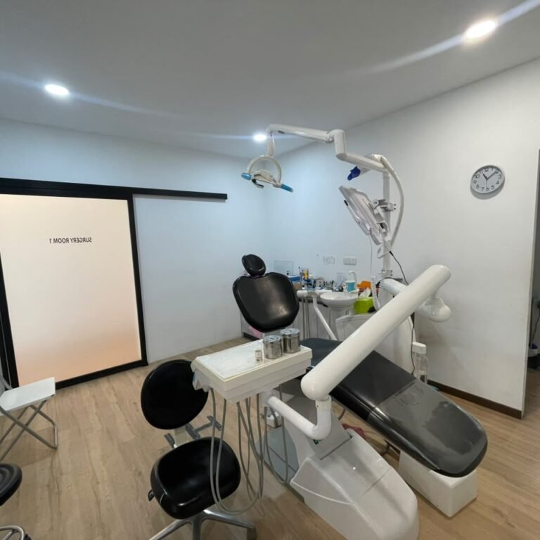 Dental treatment room at Qualiteeth Subang Murni (2)